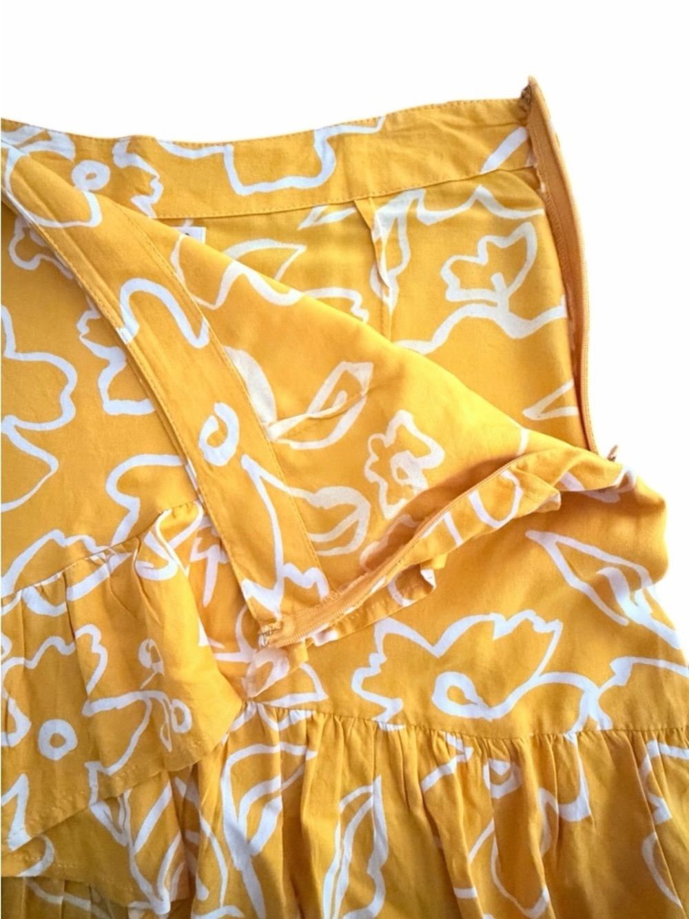 XIX Palms Sydney Yellow Floral Faux Wrap Ruffle Skirt Small - Picture 6 of 8